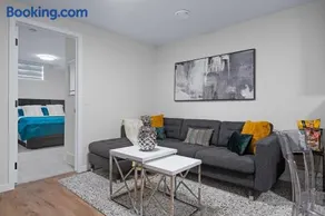 Modern 2BR Quiet Retreat with Kitchen Near Banff, Parks, Winsport - Image 2