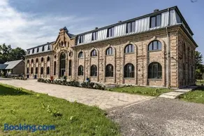 Palac i Loft Ojrzanów - Image 1
