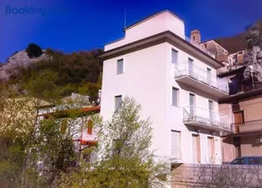 La Casa sul Fiume - Image 1