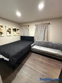 Captains Lounge Complete two bedroom one and half Bath Home Water Views - Image 2