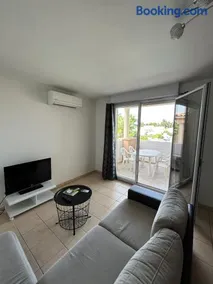 Appartement moderne en résidence avec piscine - Image 2