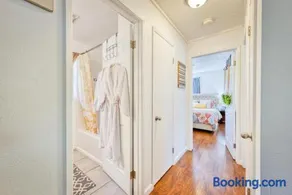 Charming Milk Barn Home on Vineyard Estate - Image 1
