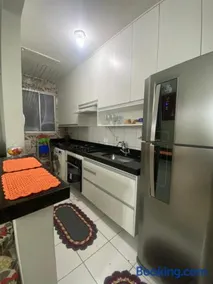 Apartamento com AR Condicionado splint, condomínio com piscina 2 Qts, próximo à praias e ao pavilhão de Carapina com portaria 24h - Image 1