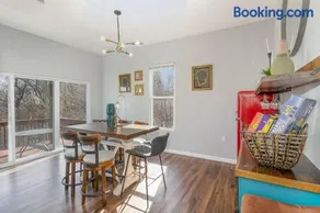 Downtown Views-Prime Location! - Image 3