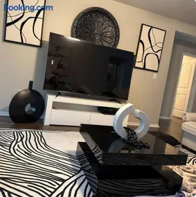 Welcome to your home away from home! Our charming 4 bedroom home - Image 1
