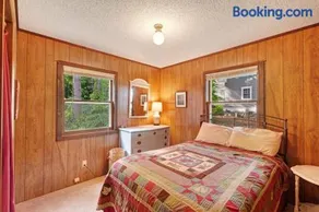 Walloon Lake Cottage - Image 3