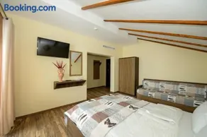 Casa Bucatarului - Image 4