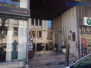 TONI'S Grande Home next to A.Museum - Image 1