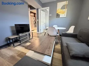 Cozy Modern 2-Bedrooms Apartment DC - Image 2