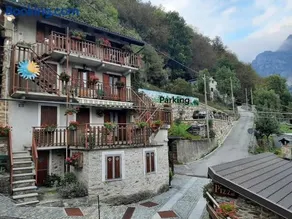 Sotto il Cielo, Balcone panoramico sul borgo di Ingria - Image 1