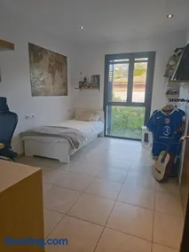 Elegant Family Home in Cabrils - Image 3