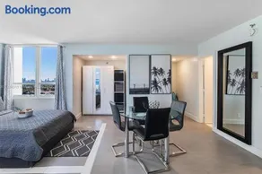 11th Miami Beach - Ocean View -Free Valet Parking - Image 4