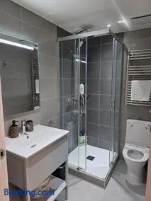 Brand New - Studio Apartment - Self Catering - Image 3