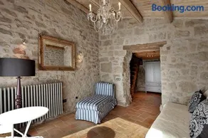 Fantastic house touching the sky - Image 2