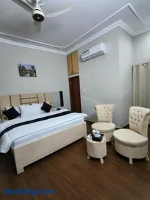 Oasis Family Hotel - Image 2