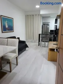 Flat recém-reformado e bem localizado - Image 1