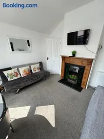 1st Floor Flat in Mews - Image 1
