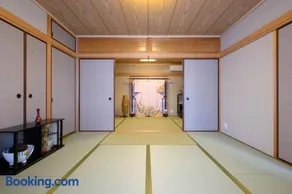 中山宿 Nakayama Villa 車移動に便利な広島高速すぐそば165平米の贅沢空間 無料駐車場に充電スタンド有り supported by COCOSTAY - Image 1
