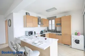Apt Lasonos Asimi - Luxury 3 Bedroom Protaras Apartment - Communal Pool - Image 5