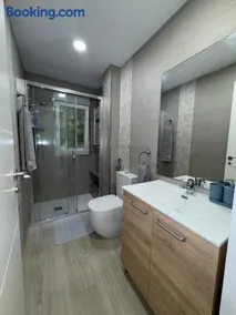 Apartment near downtown - Image 2