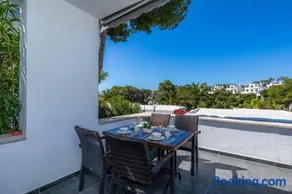Beach Apartment 11 - Image 4