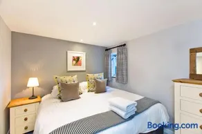 Amberleigh House - Image 2