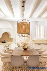 Villa Gold & White - Image 2