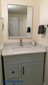 Private 2BR Suite -- Own Entrance -- Free Parking - Image 3