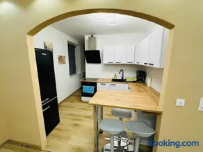 Luxury apartment VIENNA Airport Free PARKING - Image 3