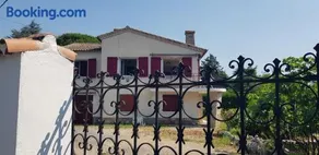 Villa Mas Fa Susa 3 étoiles avec piscine - Image 1