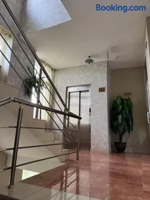 Hotel Yal Restaurant - Image 2