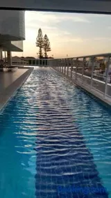 Apartamento Completo com Piscina no Condomínio em Cabo Frio - Image 2