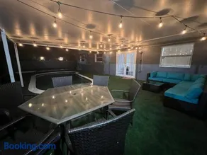 Royal Luxe Pool Home near Ft Laud airport and each - Image 1