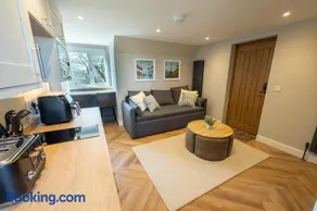 Stoneyloft Modern Apartment in Glen Vine - Image 4