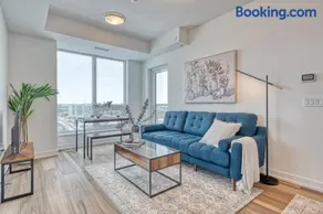 2 Bedroom, 2 Bath Stunning Condo - heart of Kitchener Downtown - Image 1