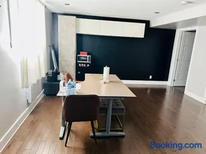 Modern 2BR Suite - 3 Beds- Sleeps 6 - Free Parking - Near Montreal - Image 4