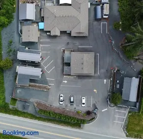 Chims Cabins - Port Alberni - Image 3