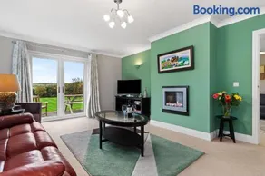 Llais Y Mor - large holiday home close to the beach - sleeps 8 - Image 3