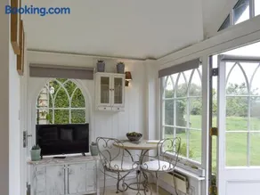 The Little Cottage - Image 2