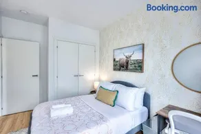 Beautiful & New! Renovated for your Style Comfort - Image 3