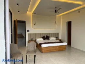 Achyutam Villa Panchgani with Pool & Indoor Games - Image 5