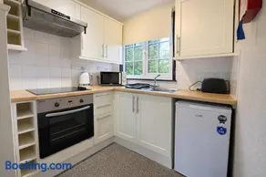 33 Tudor Court - Image 4