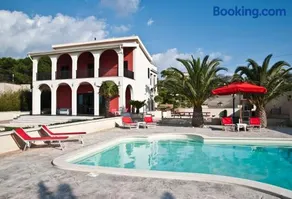 Villa Elena - Image 1