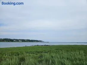 Barrington Bay Seaside Cottage - Image 2