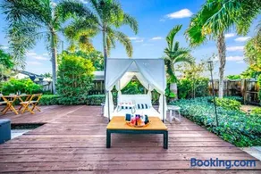 Chique Pool and Tiki Resort - Image 2