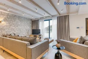 Avale Luxury Villa - Image 3