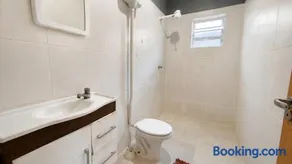 House with Heated Pool, Big Screen and Jacuzzi - Image 3