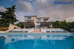 Villa D - Image 1