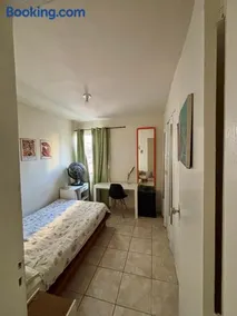 Alugo quarto privado em apartamento - Image 3