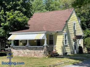 PSU Nittany Valley Cozy Cottage - Image 1